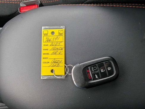 Used 2025 Honda HR-V Sport image 34