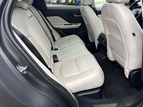 Used 2019 Jaguar F-PACE Prestige AWD/4WD image 16