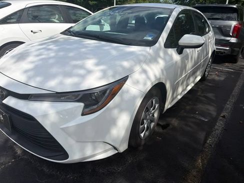 Used 2024 Toyota Corolla LE FWD image 5