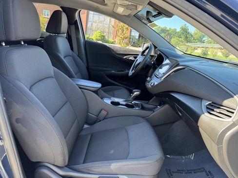 Used 2022 Chevrolet Malibu LT image 37