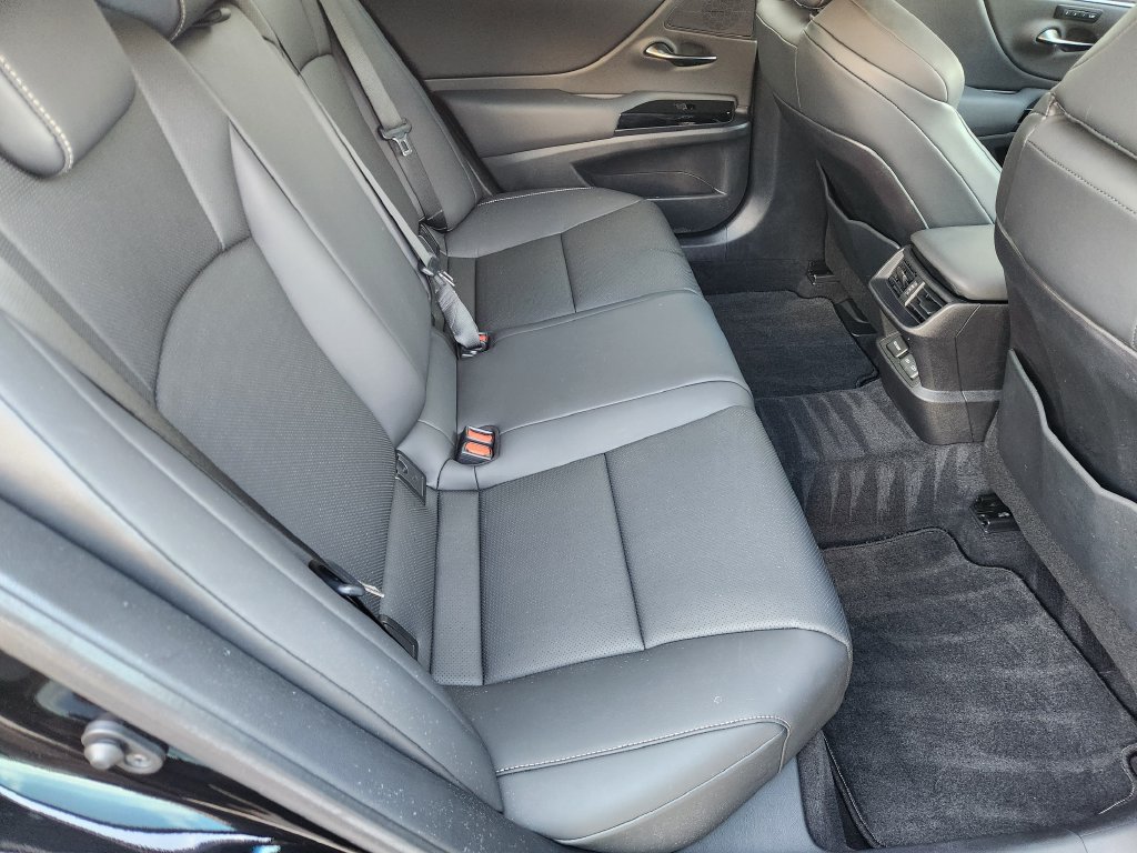 Certified 2023 Lexus ES 350 F Sport w/ Accessory Package (Z2) FWD image 31