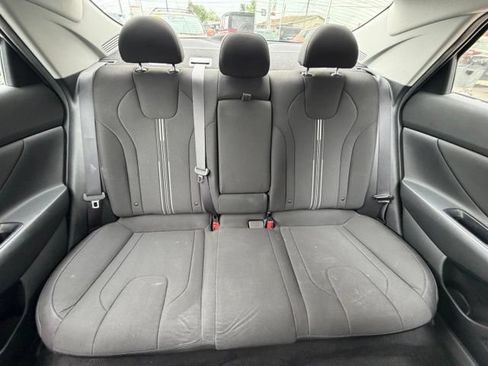Used 2022 Hyundai Elantra SEL w/ Convenience + Premium Package FWD image 17