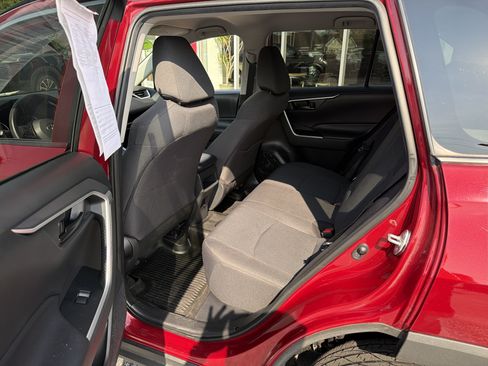 Used 2019 Toyota RAV4 LE w/ All Weather Liner Package AWD/4WD image 5