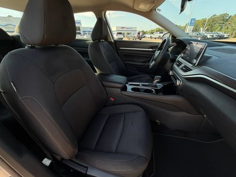 Used 2023 Nissan Altima 2.5 SV FWD image 13