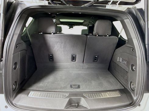 Used 2024 Chevrolet Tahoe Premier w/ Premium Package image 21