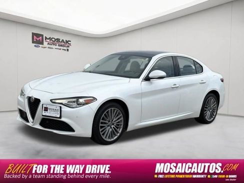 Used 2019 Alfa Romeo Giulia Ti w/ Quick Order Package 22X Lusso AWD/4WD image 3