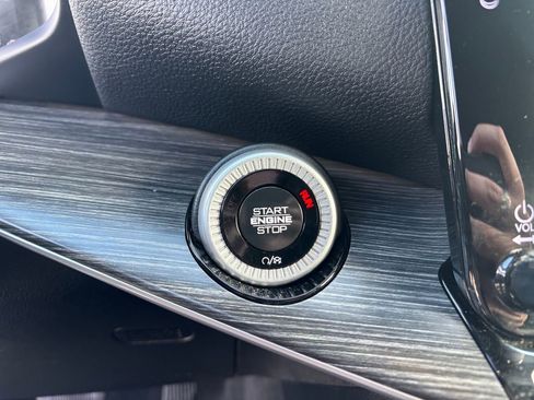 Used 2024 Jeep Wagoneer Series II w/ Flexible Seating Group image 19