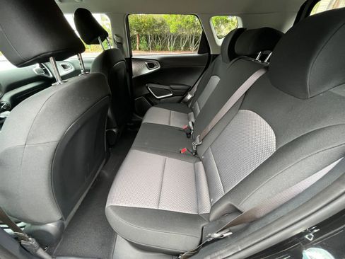 Used 2025 Kia Soul LX w/ LX Technology Package image 23