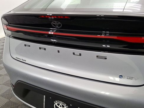 Used 2025 Toyota Prius LE image 23