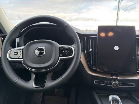 New 2026 Volvo XC60 B5 Ultra w/ Protection Package Premier image 9