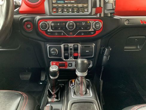 Used 2019 Jeep Wrangler Unlimited Rubicon AWD/4WD image 17