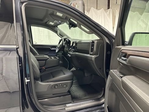 Used 2025 GMC Sierra 1500 SLT AWD/4WD image 58