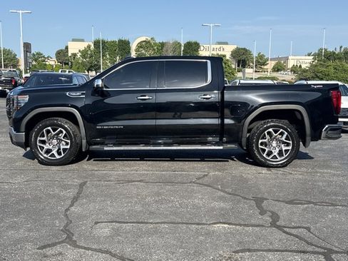 Used 2023 GMC Sierra 1500 SLT w/ SLT Premium Package AWD/4WD image 13