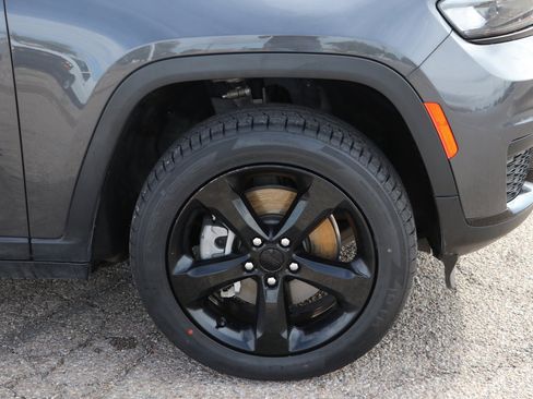 Used 2022 Jeep Grand Cherokee L Laredo AWD/4WD image 9