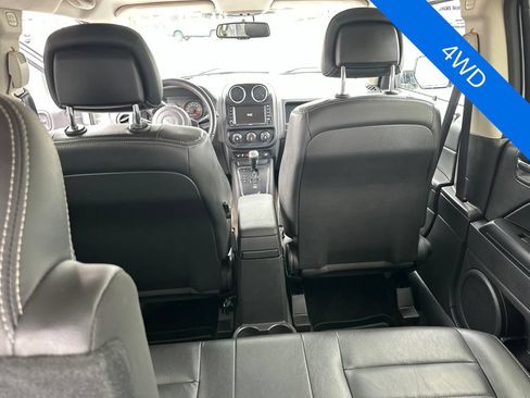 Used 2017 Jeep Patriot High Altitude AWD/4WD image 29