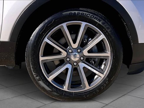 Used 2015 Ford Explorer XLT w/ Equipment Group 202A image 10