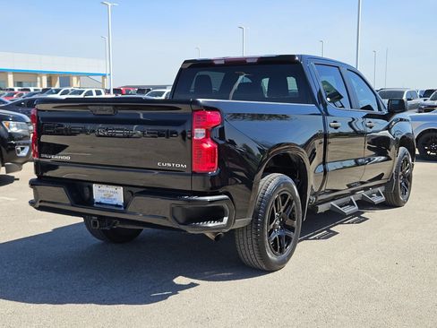 Used 2022 Chevrolet Silverado 1500 Custom image 3