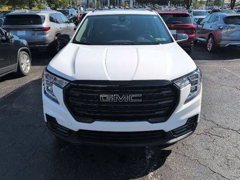Used 2023 GMC Terrain SLE w/ Driver Convenience Package AWD/4WD image 2