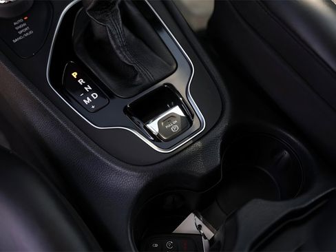 Used 2023 Jeep Cherokee Altitude Lux w/ Lux Elite Package image 23