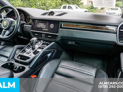 Used 2022 Porsche Cayenne Platinum Edition AWD/4WD image 23