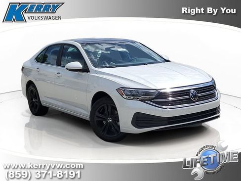 Certified 2024 Volkswagen Jetta SE w/ Panoramic Sunroof Package FWD image 1