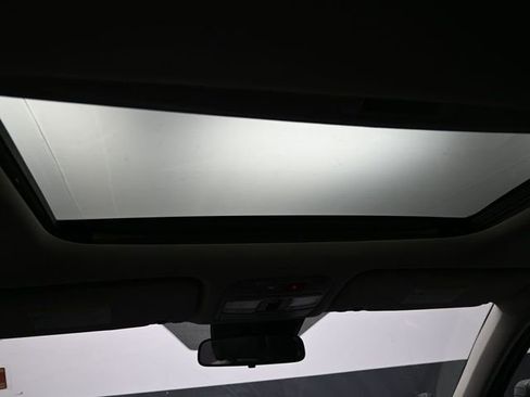 Used 2025 Kia Telluride S FWD image 8