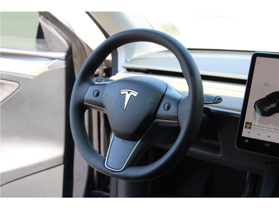Used 2022 Tesla Model Y Performance AWD/4WD image 15