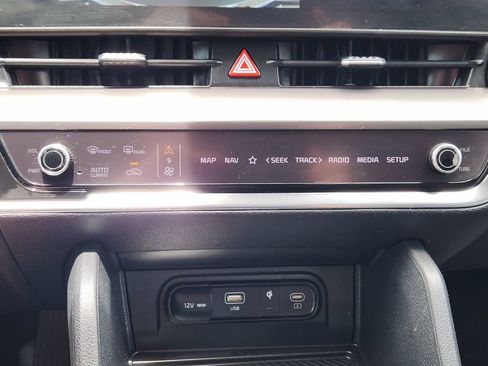 Used 2023 Kia Sportage EX FWD image 23