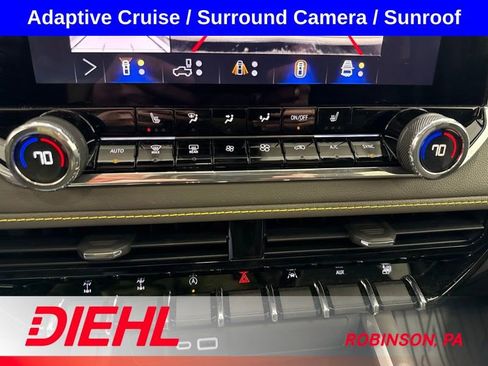 Used 2024 Chevrolet Colorado ZR2 w/ Technology Package AWD/4WD image 28