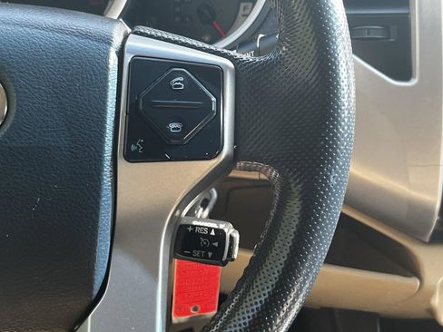 Used 2015 Toyota Tacoma PreRunner w/ SR5 Package image 32