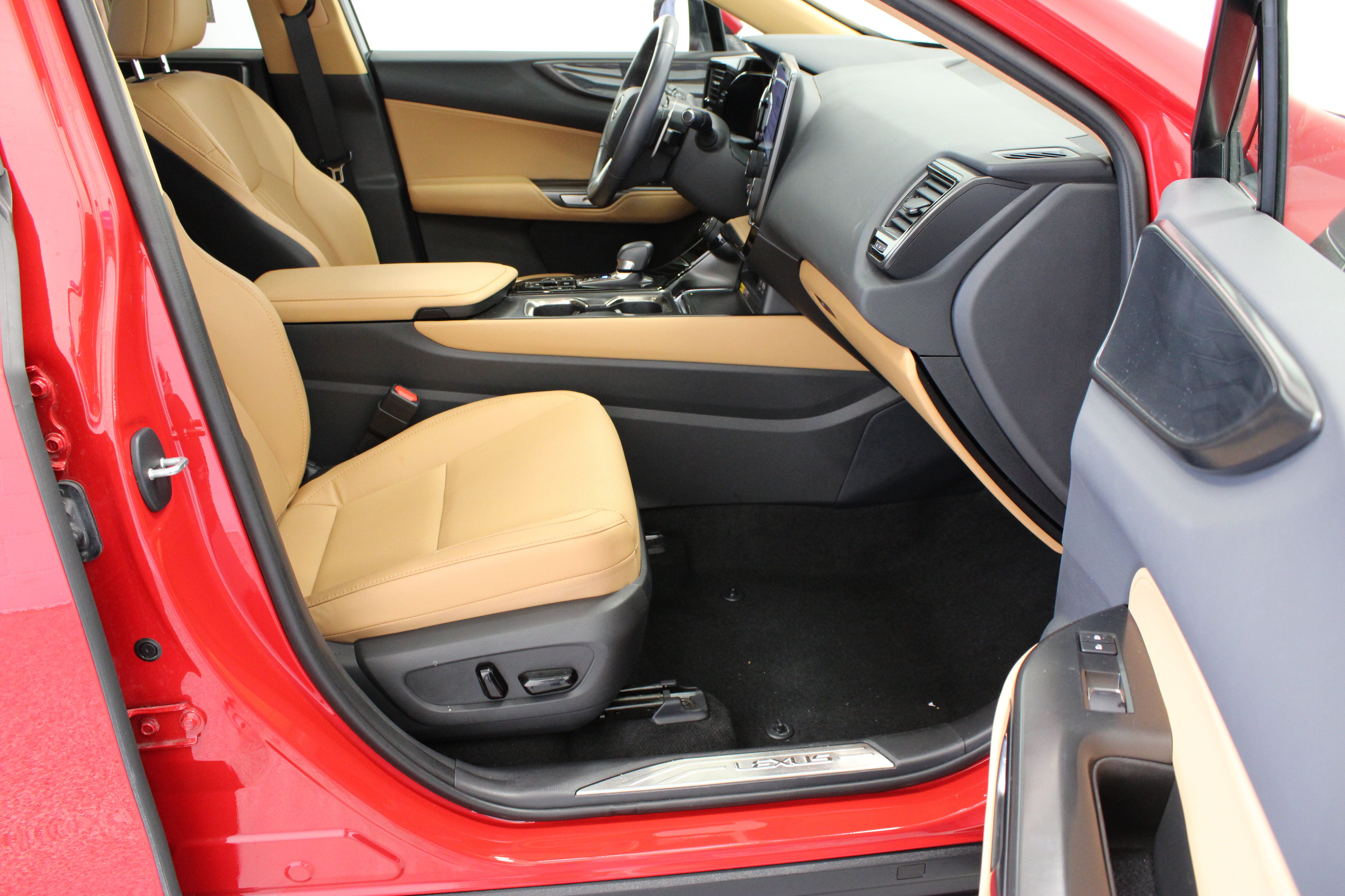 Used 2025 Lexus NX 350h AWD w/ Cold Area Package image 38
