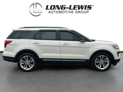 Used 2018 Ford Explorer XLT w/ Equipment Group 202A FWD image 8