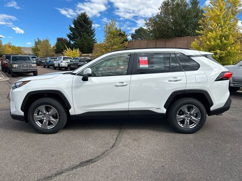 Used 2025 Toyota RAV4 XLE image 5