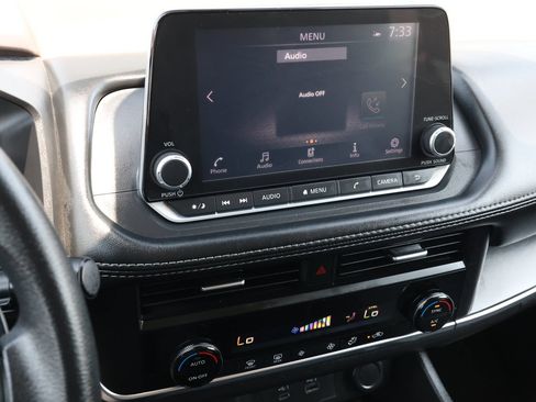 Used 2023 Nissan Rogue SV FWD image 19