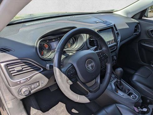 Used 2019 Jeep Cherokee Trailhawk w/ Comfort/Convenience Group AWD/4WD image 15