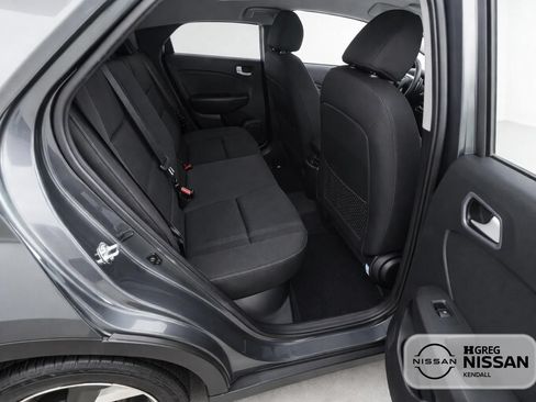 Used 2025 Hyundai Venue SEL FWD image 13