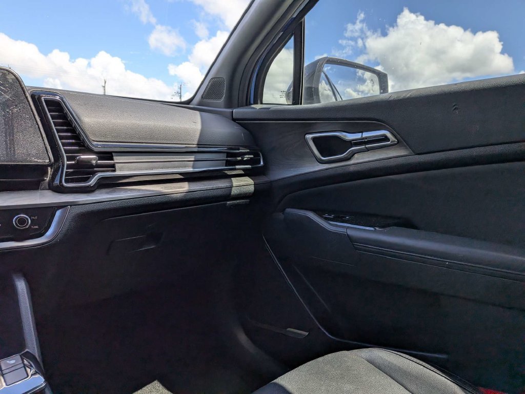 Used 2025 Kia Sportage X-Line AWD/4WD image 15