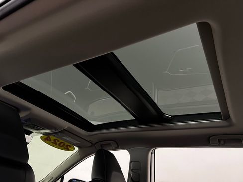 Used 2024 Toyota RAV4 Limited image 27