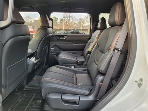 New 2026 Nissan Armada SL w/ Captain's Chari Seat Package image 10