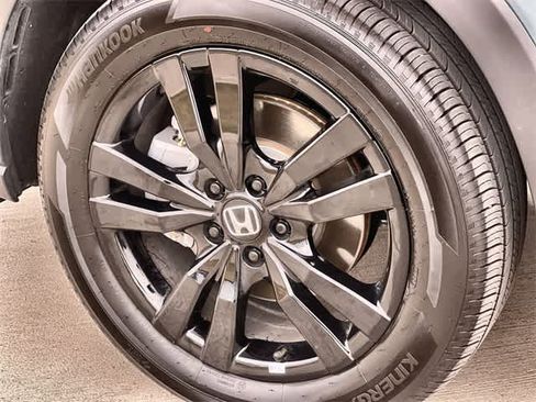 Certified 2026 Honda HR-V Sport image 9