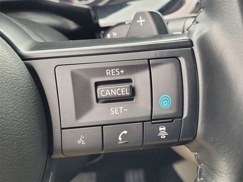 Used 2024 Nissan Pathfinder SV image 15