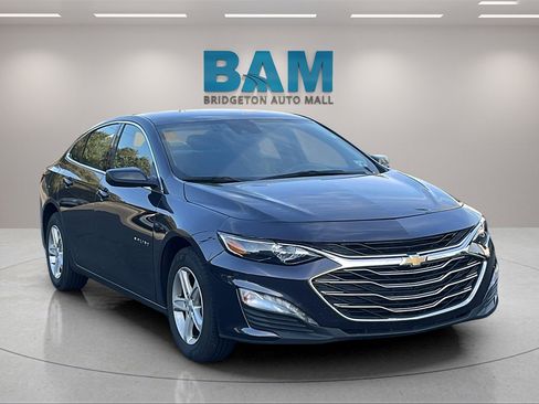Used 2023 Chevrolet Malibu LT image 1