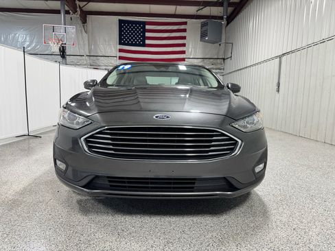 Used 2019 Ford Fusion SE w/ Equipment Group 151A image 3