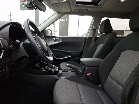 Used 2023 Kia Soul EX image 13