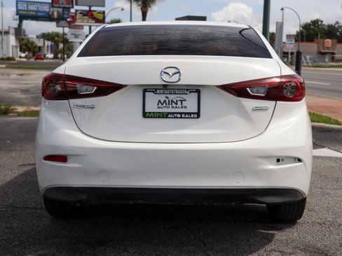Used 2017 MAZDA MAZDA3 Sport w/ Preferred Equipment Package FWD image 10
