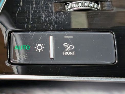 Used 2019 Audi Q8 Prestige w/ Luxury Package image 32