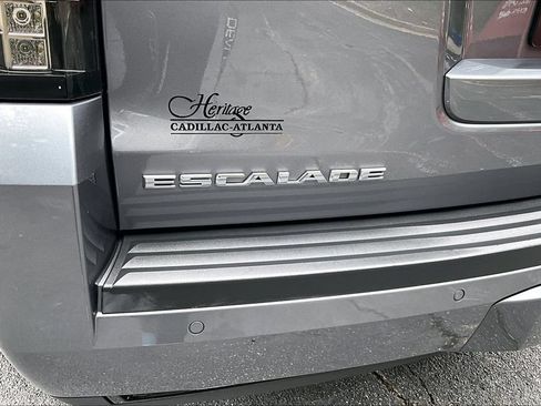 Used 2020 Cadillac Escalade Platinum RWD image 24