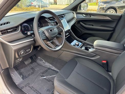 New 2025 Jeep Grand Cherokee L Laredo w/ Trailer Tow Package image 23