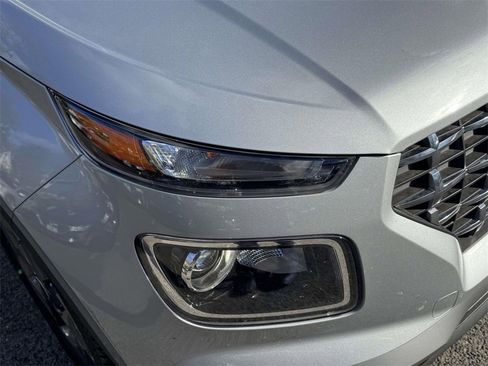 Used 2022 Hyundai Venue SEL w/ Cargo Package image 4