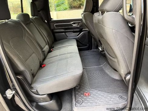 Used 2019 RAM 1500 Big Horn AWD/4WD image 18
